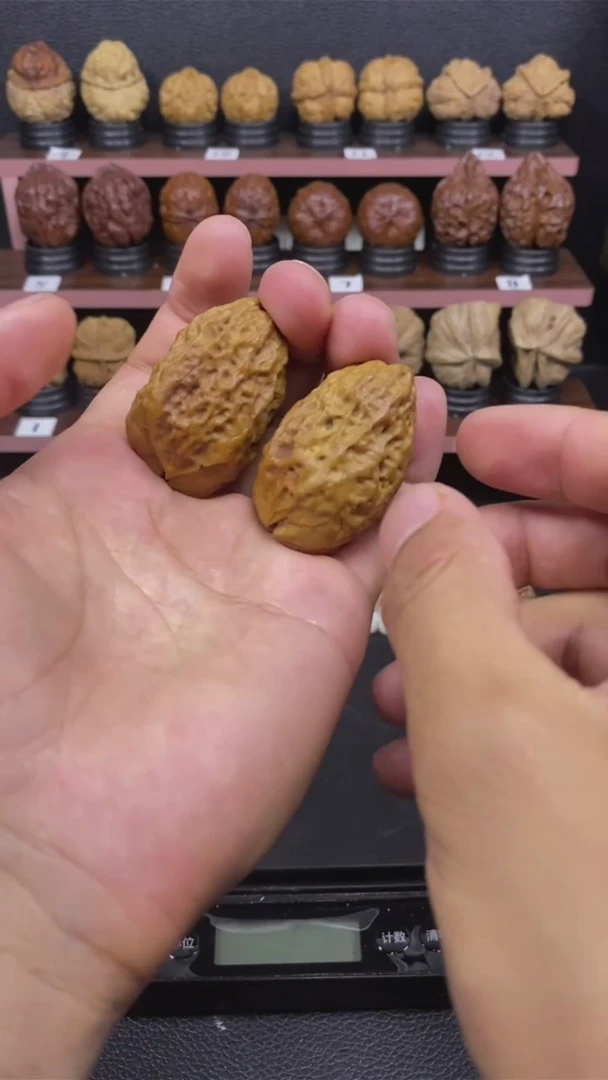 文玩核桃把件异形企鹅