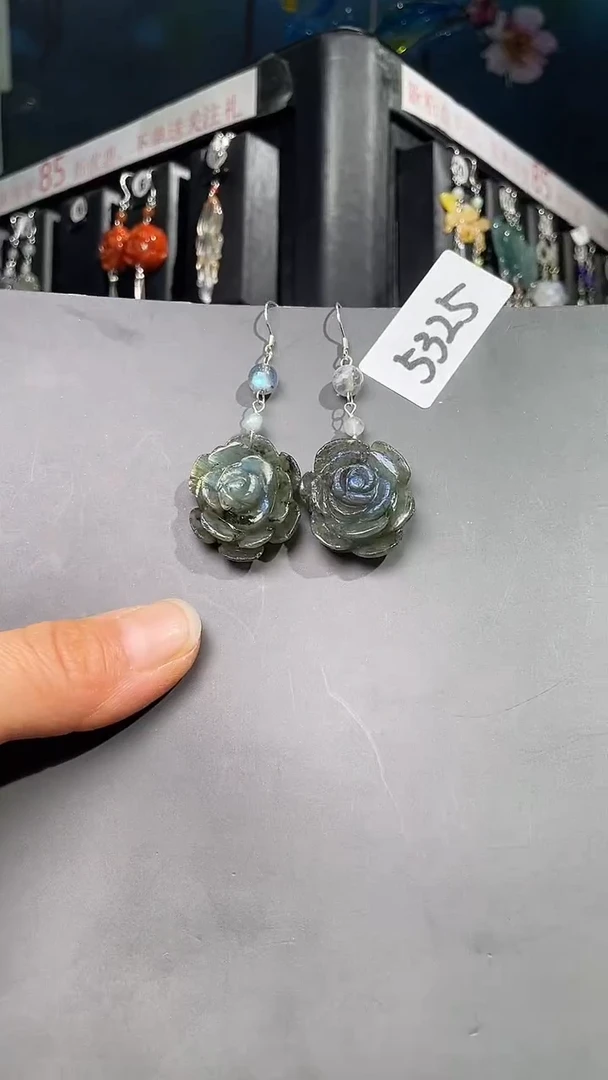 未镶嵌耳饰拉长石喜欢拍