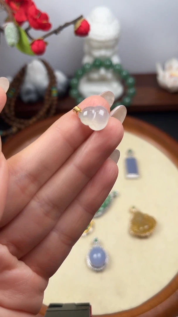 吊坠(不含链)18K金镶嵌翡翠