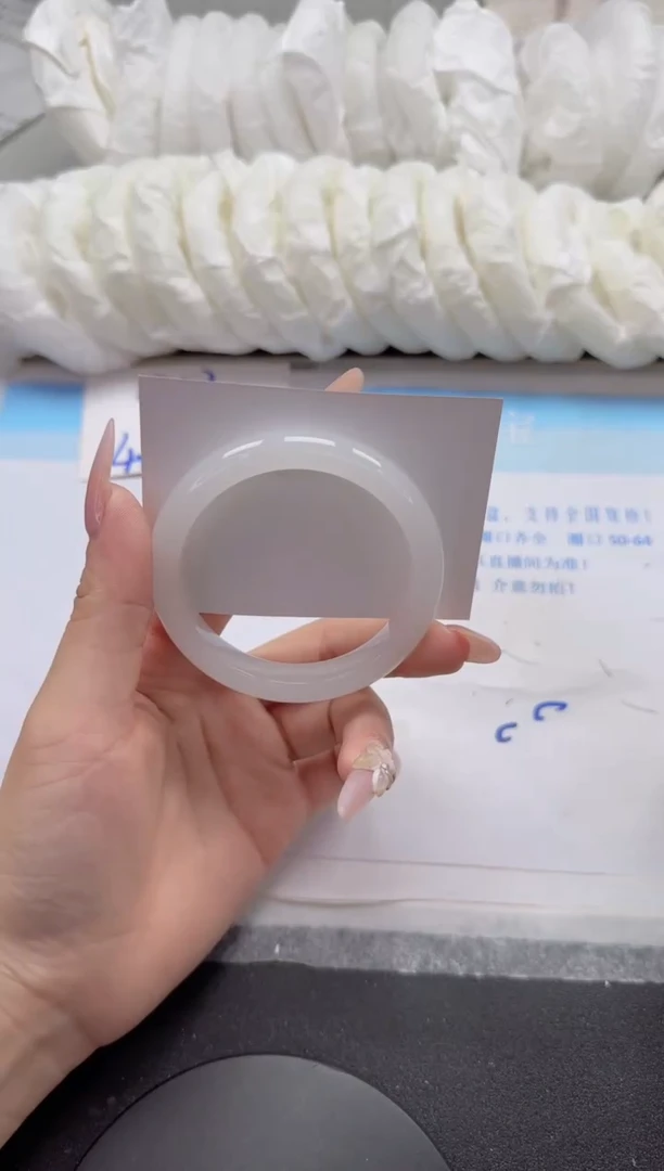 石英质玉手镯未镶嵌83-54.6