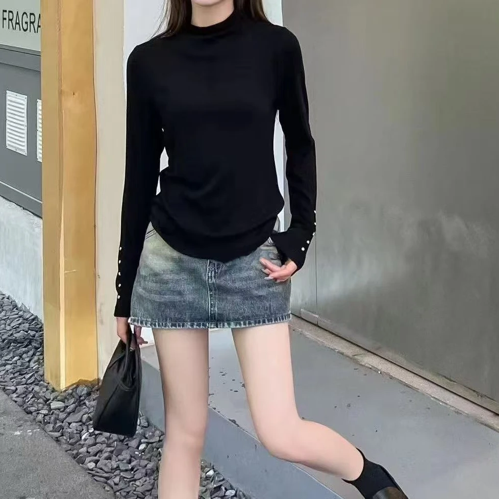 A1746黑加绒袖花钉扣打底T恤