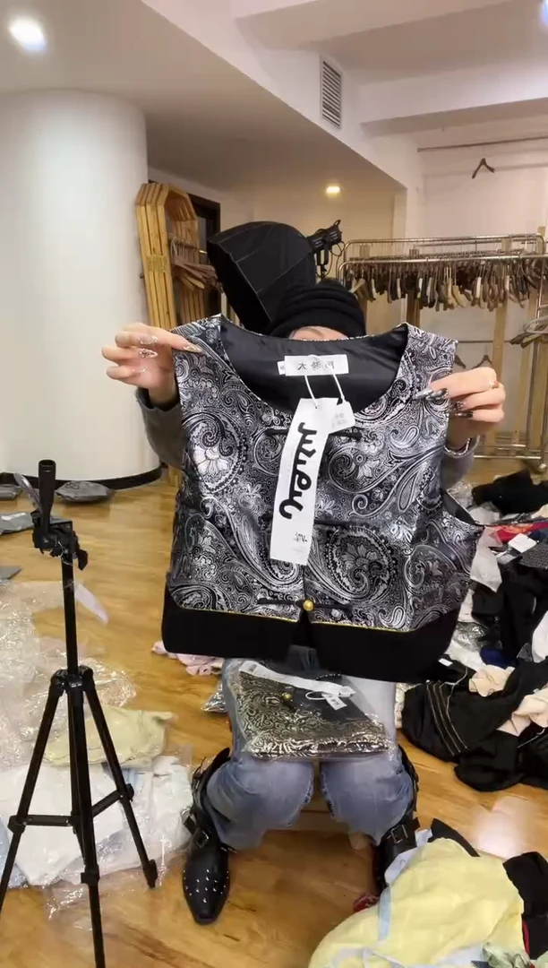 M码       90-105斤  马甲