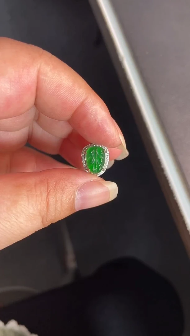 吊坠(不含链)银S925镶嵌翡翠1