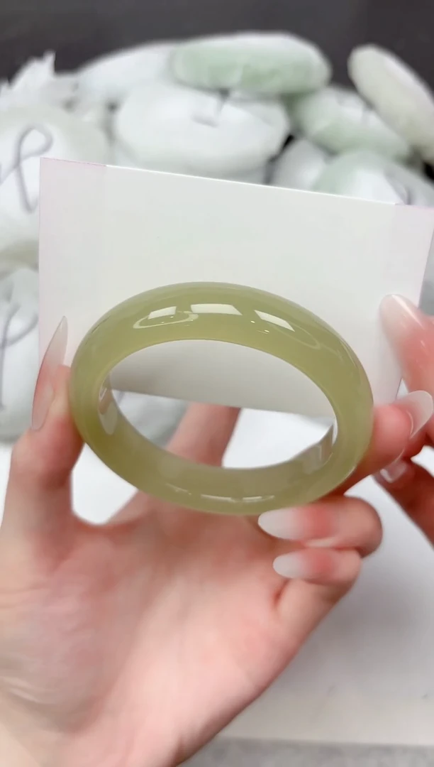 未镶嵌手镯石英质玉80-55.1