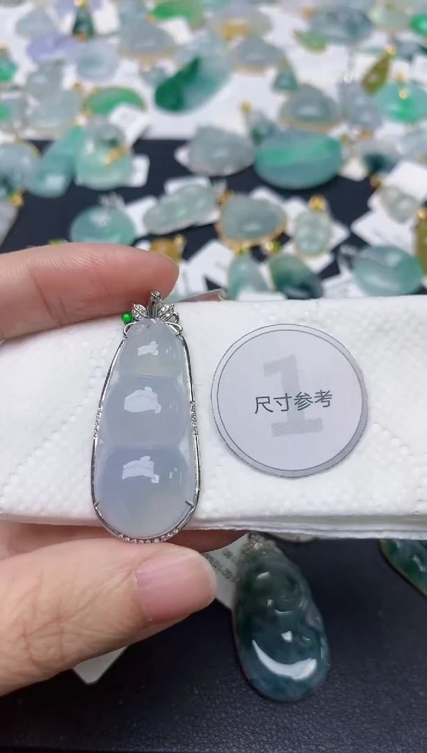 颈饰18K金镶嵌翡翠天然缅甸A货翡翠