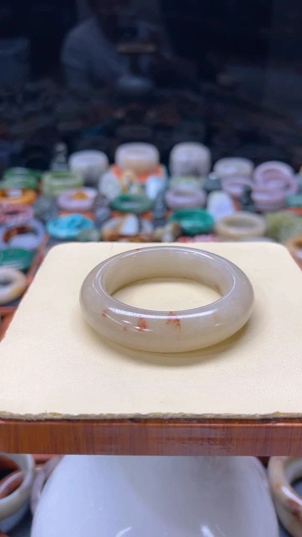 【闪购商品】石英质玉手镯未镶嵌093