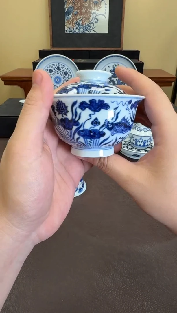 松风馆鱼藻纹元宝盖碗