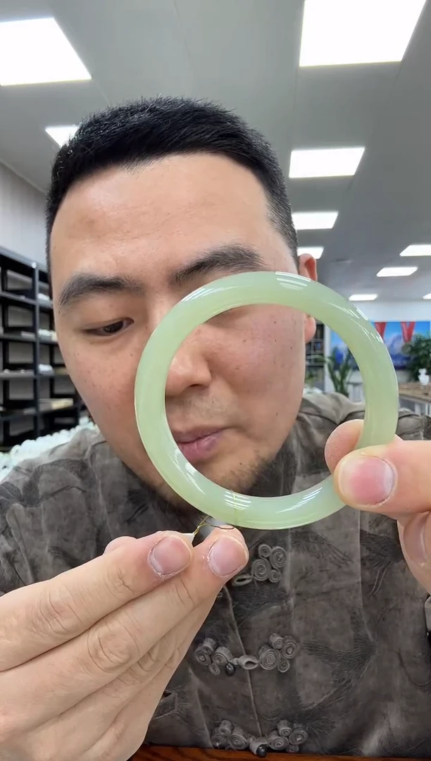 【闪购商品】和田玉手镯未镶嵌56  197