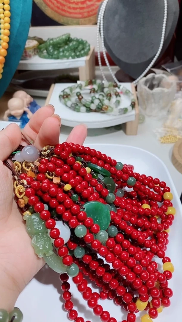 和田玉未镶嵌手机链A1货中多样性发其一