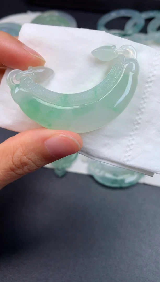 未镶嵌定制翡翠1003914185（52*15*5.7）