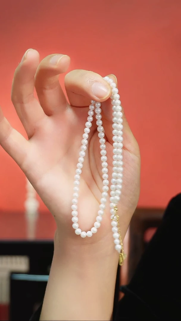 颈饰18K金镶嵌淡水珍珠精致