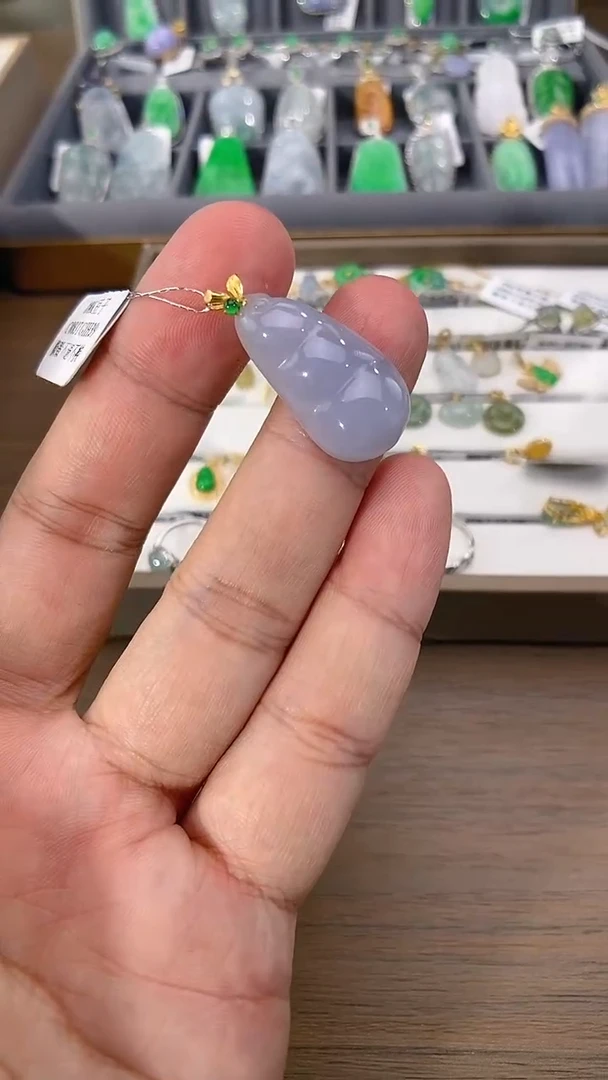 吊坠(不含链)18K金镶嵌翡翠豆子