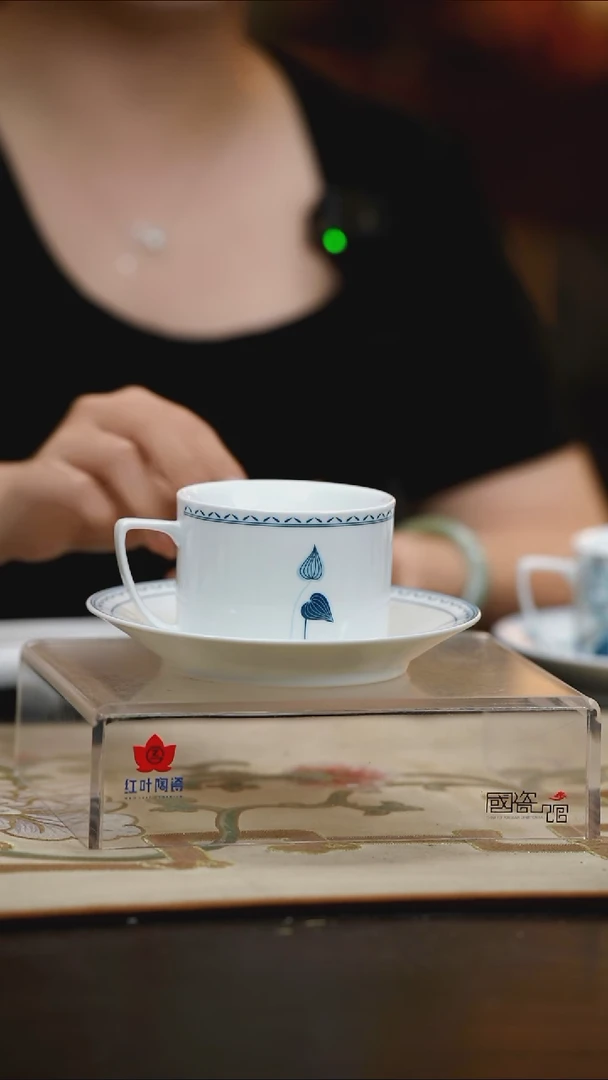 1个正价春华实录咖啡杯套组（简）