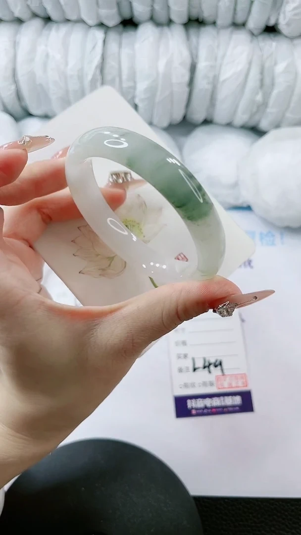 【闪购商品】石英质玉手镯未镶嵌多样性发货L49