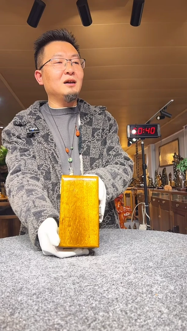 金丝楠木雕款天*金丝楠木摆件