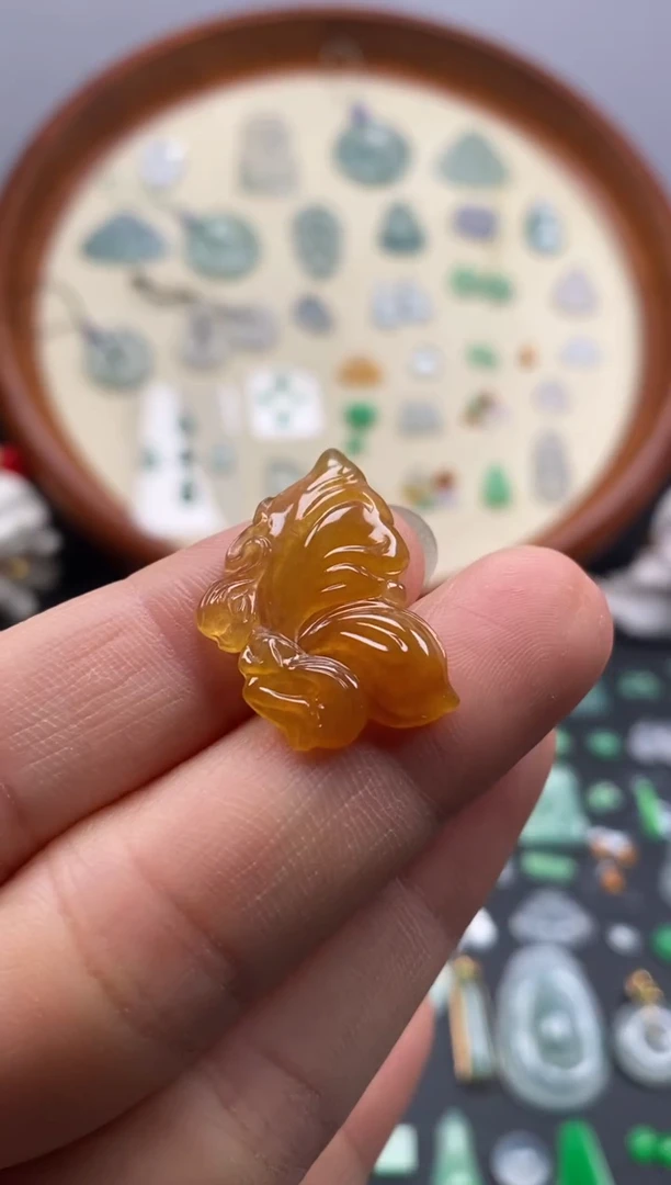 颈饰未镶嵌翡翠冰黄翡蝴蝶小仙女/芬