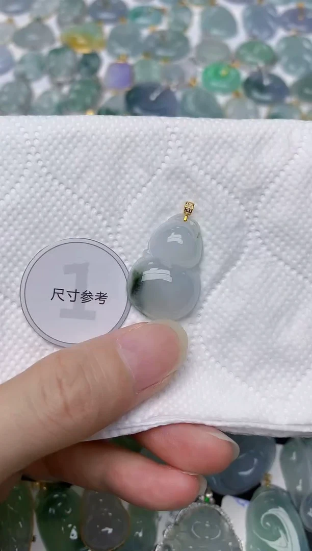 翡翠18K金镶嵌颈饰天然A货翡翠