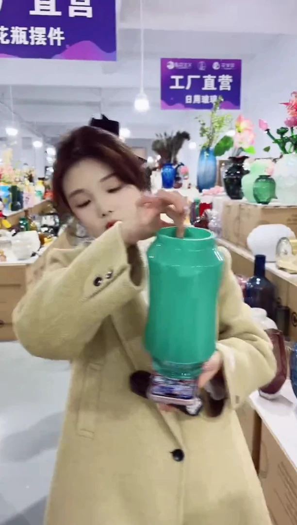 【闪购商品】玻璃私花花瓶微瑕-KJXA