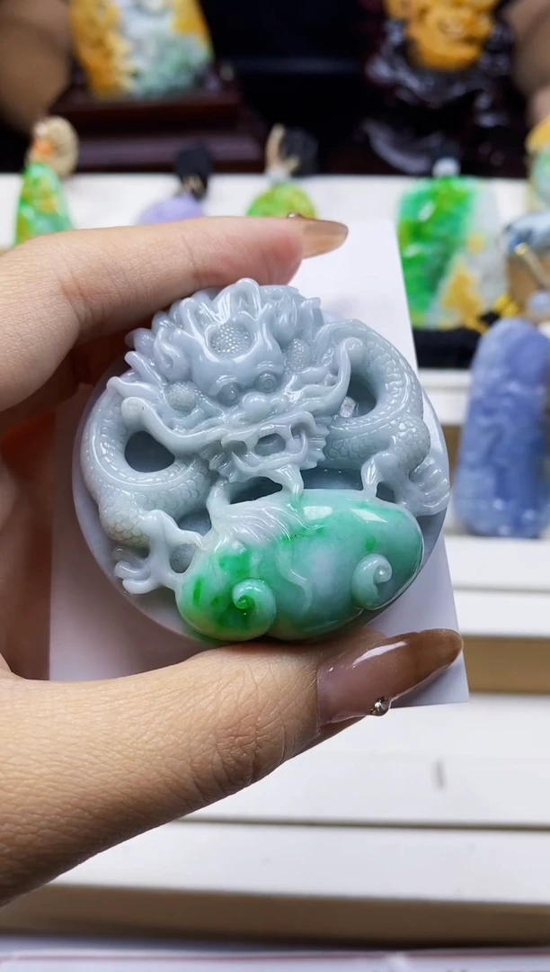 颈饰未镶嵌翡翠1