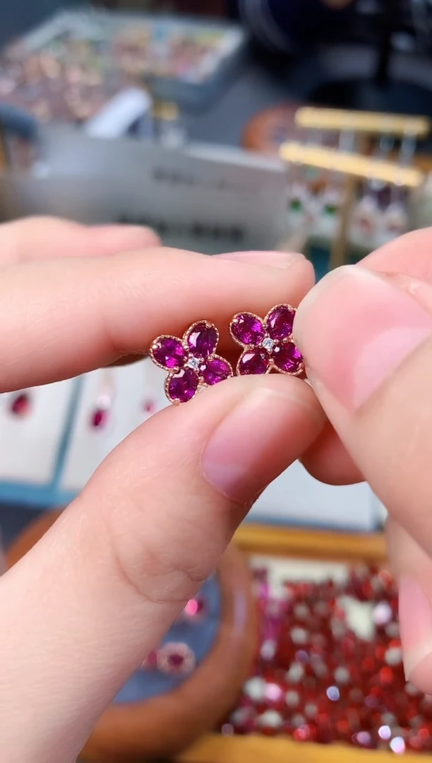 【闪购商品】石榴石耳钉银S925镶嵌天然