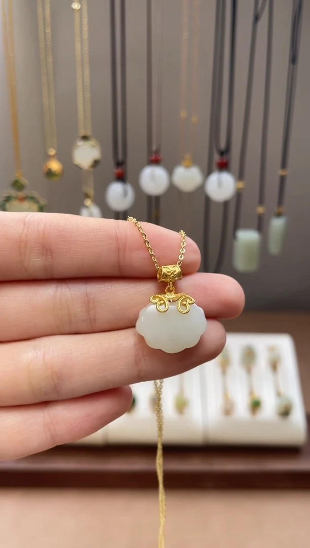 颈饰银S925镶嵌和田玉和田玉吊坠