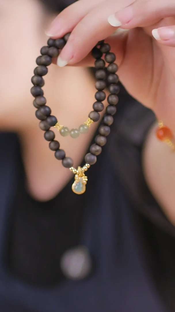 手串未镶嵌和田玉（两圈0.6紫奇楠+蓝水翡翠）