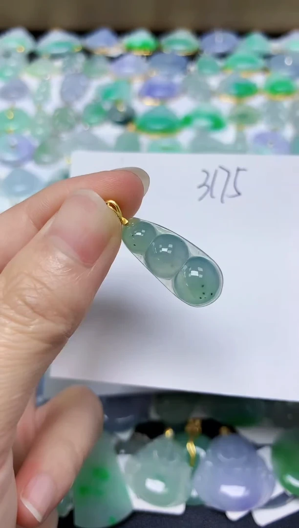 翡翠未镶嵌颈饰天然缅甸翡翠A货