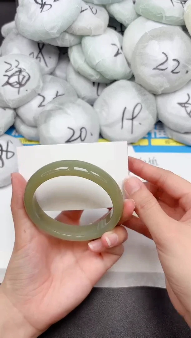 未镶嵌手镯石英质玉183-60.8