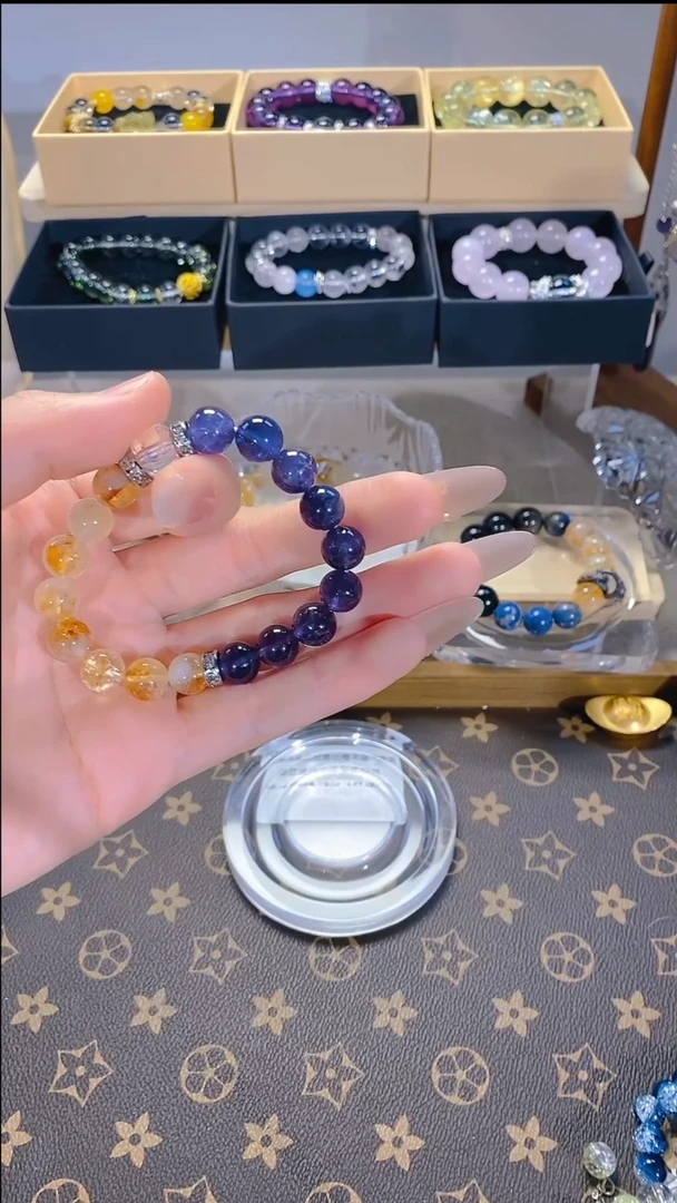 水晶手串未镶嵌水晶手串