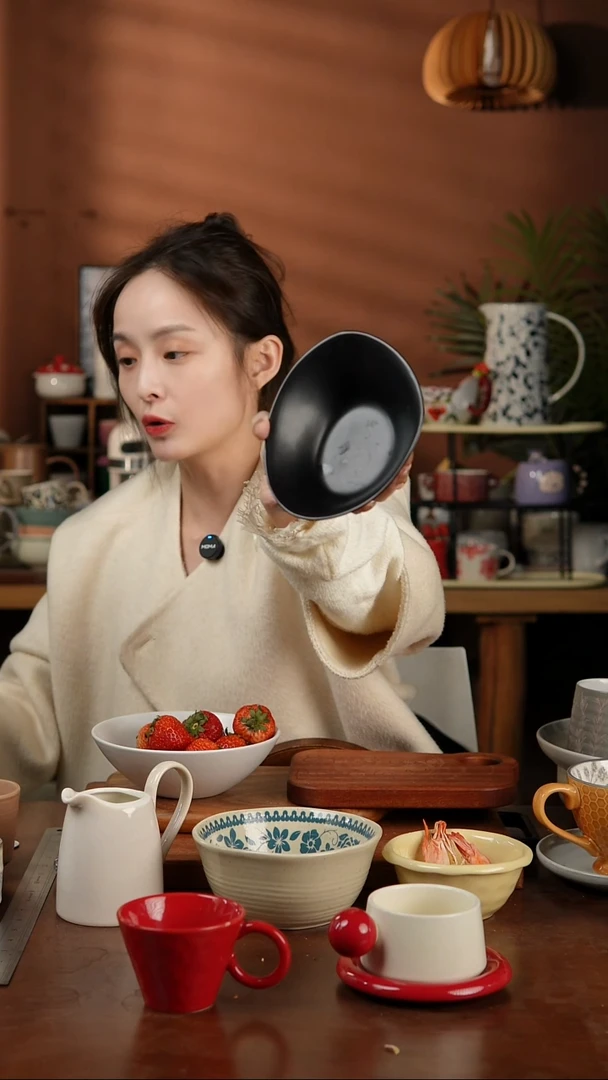 【闪购商品】碗黑色异形三角小碗 微瑕凑满20发货