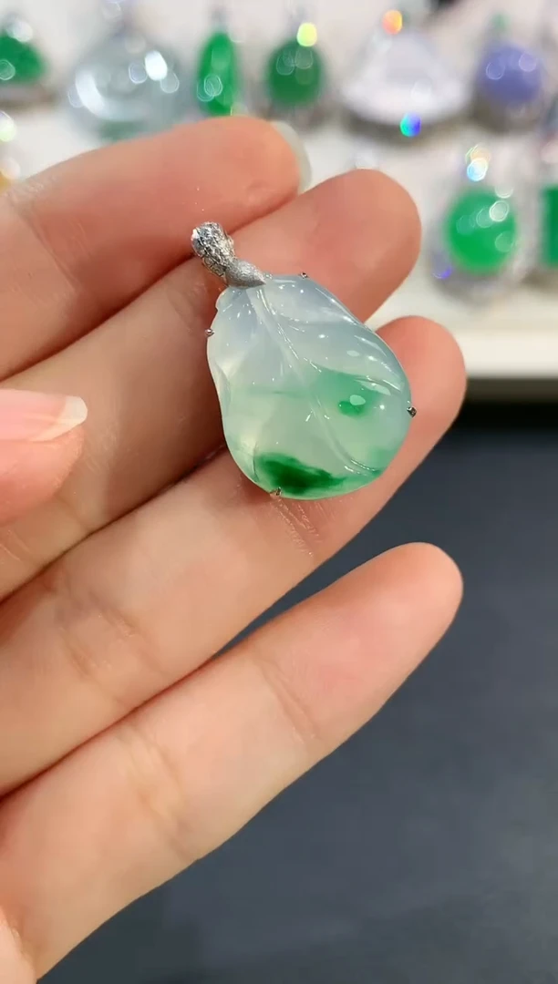 【闪购商品】翡翠吊坠(不含链)18K金镶嵌q60