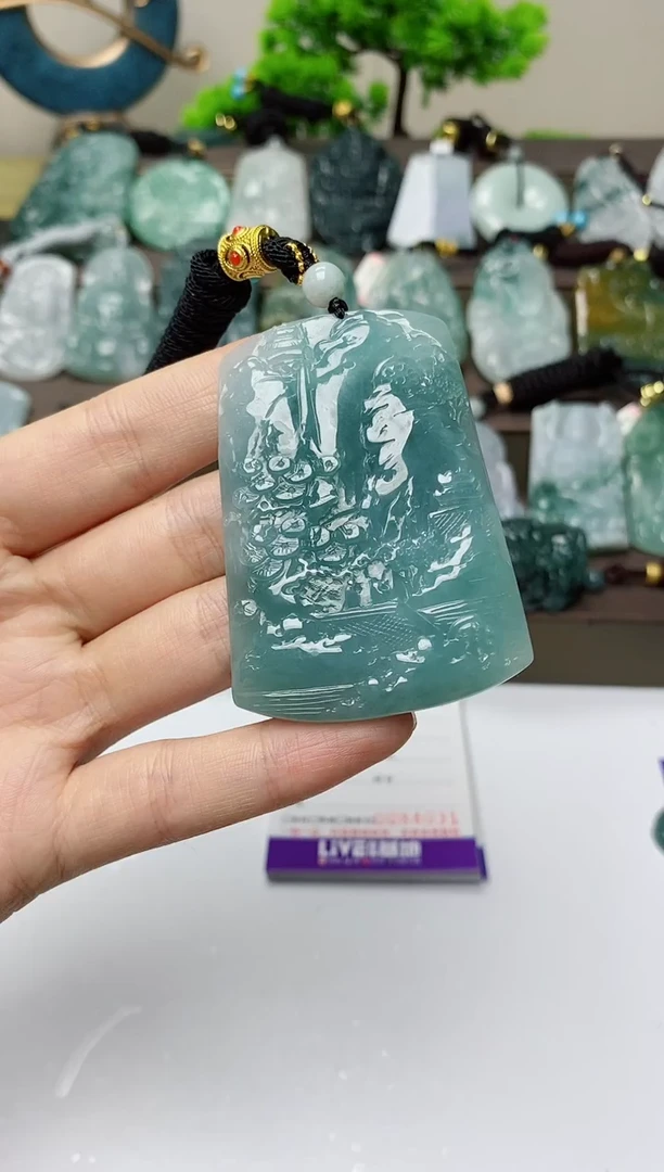 翡翠未镶嵌颈饰
