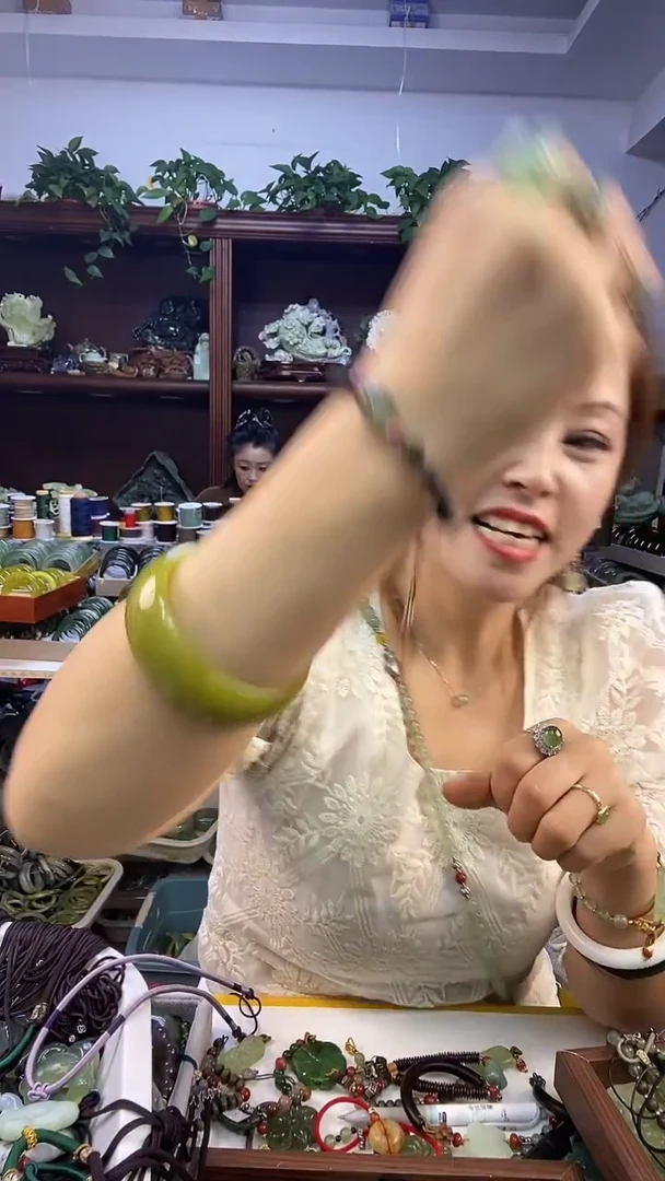 未镶嵌蛇纹石玉貔裘手链多样性发货其中之一