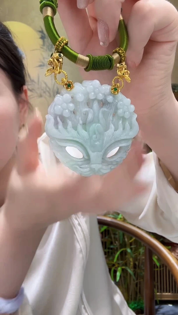 翡翠未镶嵌颈饰吊坠