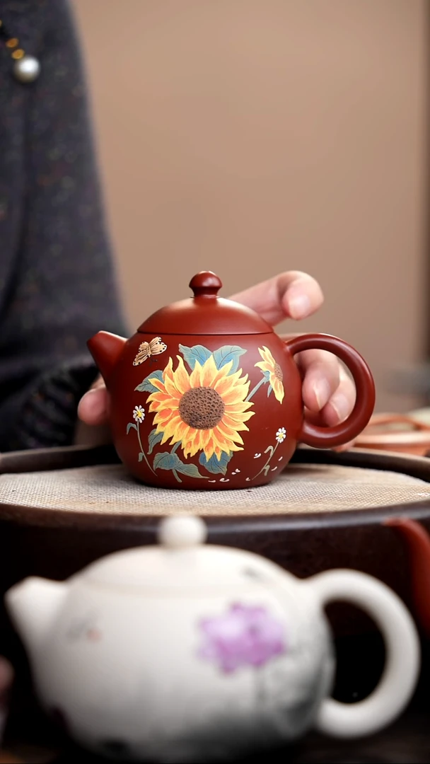 茶壶紫砂朱泥龙蛋泥绘向日葵