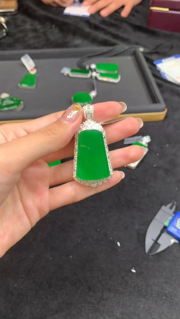 翡翠未镶嵌颈饰7009978/2483/多样性发/一件