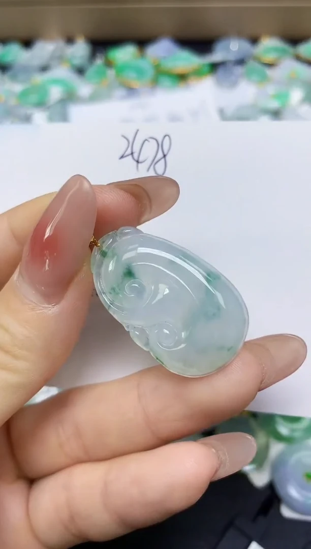 翡翠18K金镶嵌颈饰 天然缅甸翡翠A货