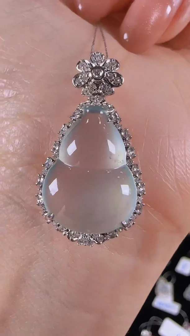 【闪购商品】翡翠吊坠(不含链)18K金镶嵌冰葫芦