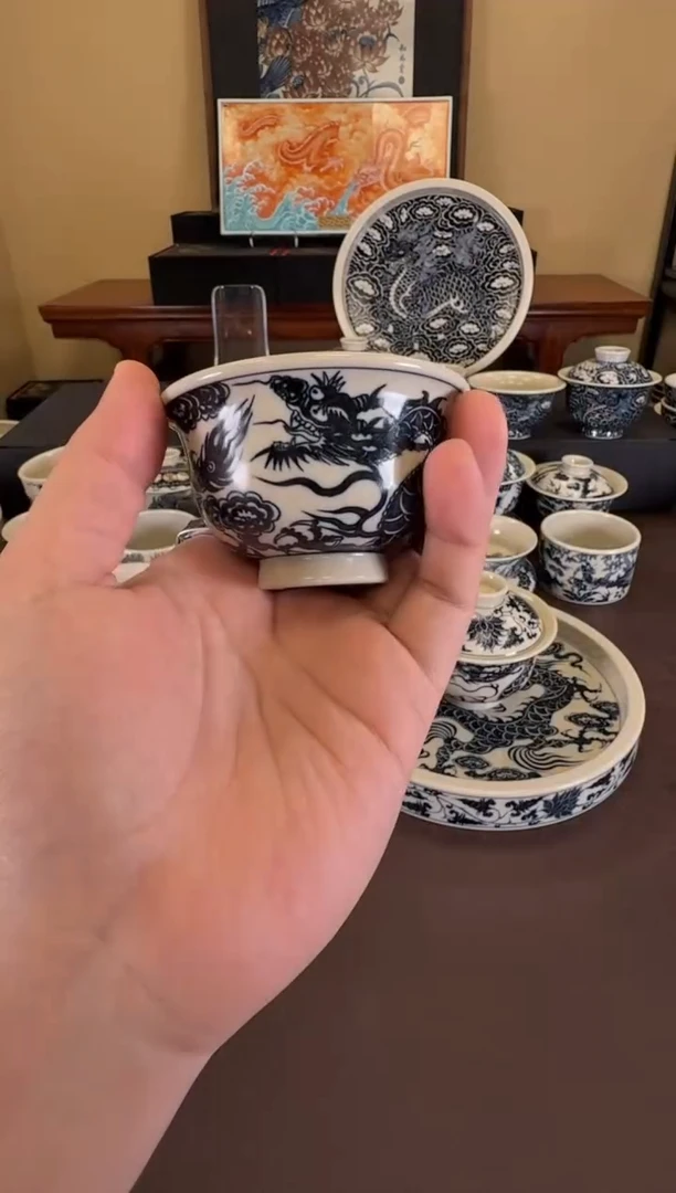 二号釉1351龙纹小压手杯