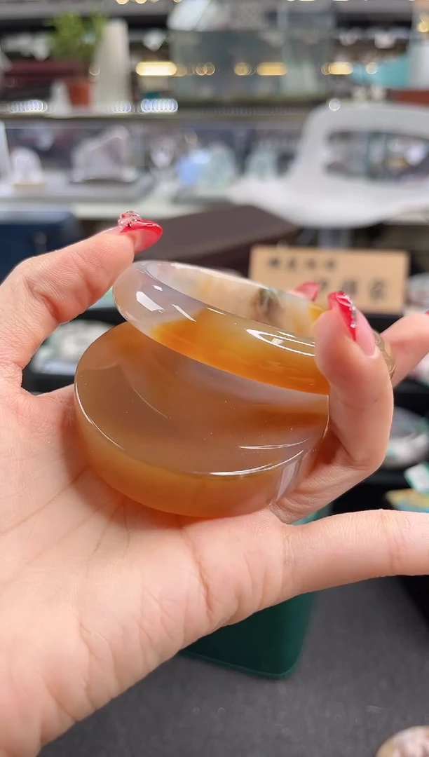未镶嵌手镯石英质玉六*六圈口（赠品镯心）