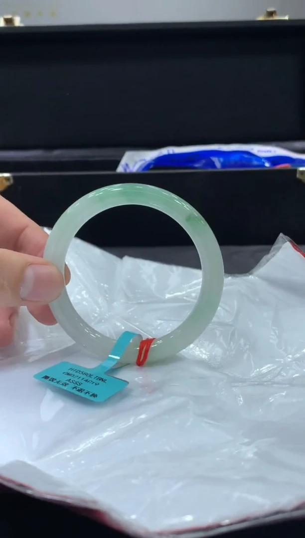 未镶嵌手镯翡翠翡翠手镯