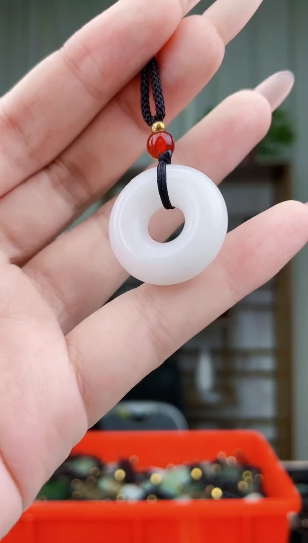 和田玉未镶嵌挂件拍一发一，多样性发货！