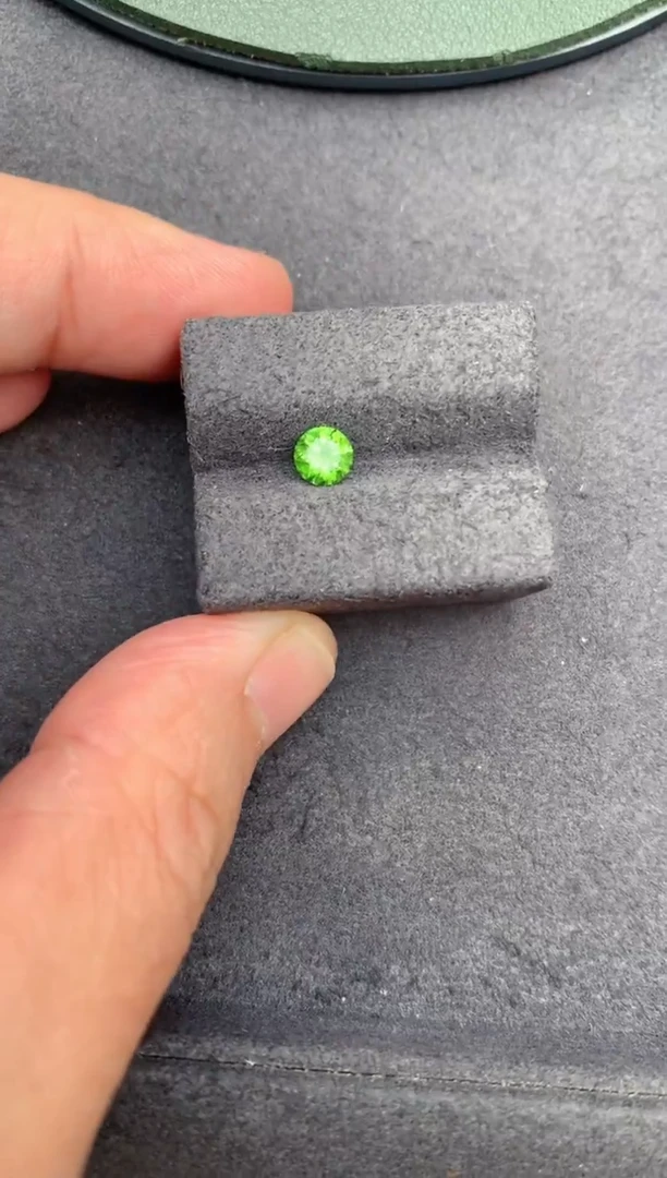 石榴石裸石未镶嵌50分翠榴石BC