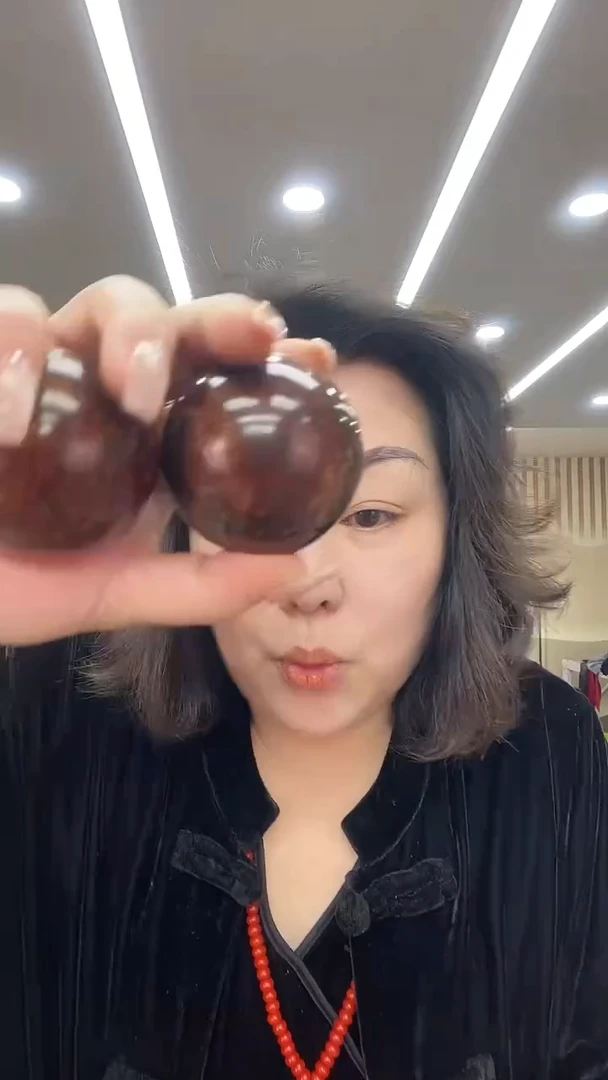 未镶嵌透闪石质玉挂件手把球一对