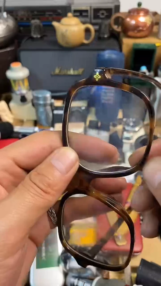瓷片闪购商品，如图所示