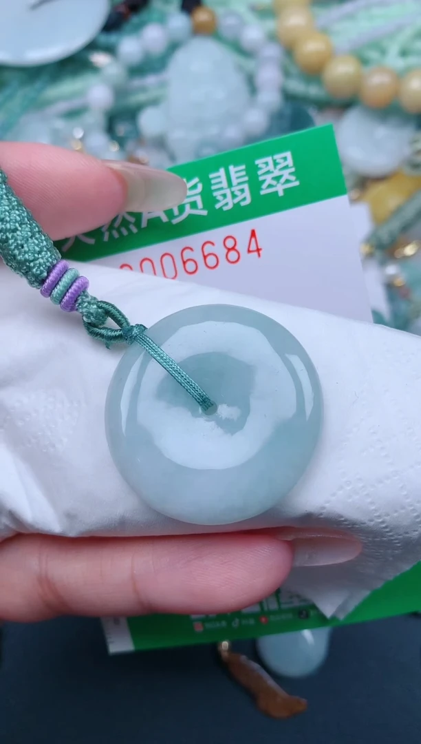 翡翠未镶嵌颈饰.0006684