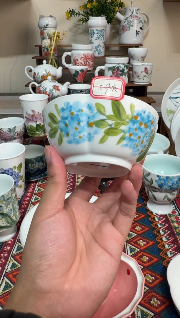 摆件景德镇手工陶瓷绣球花马蹄碗