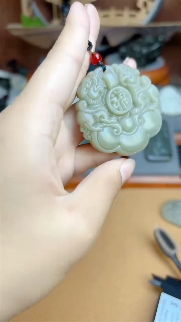 和田玉未镶嵌颈饰1
