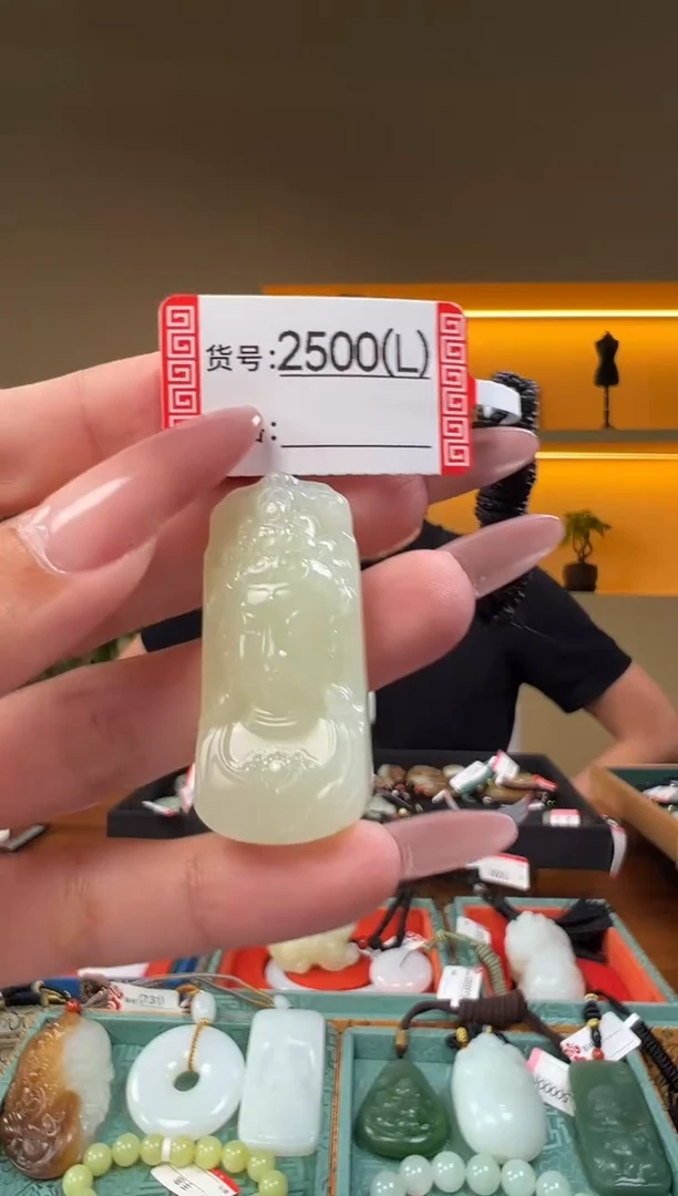 颈饰未镶嵌和田玉1L