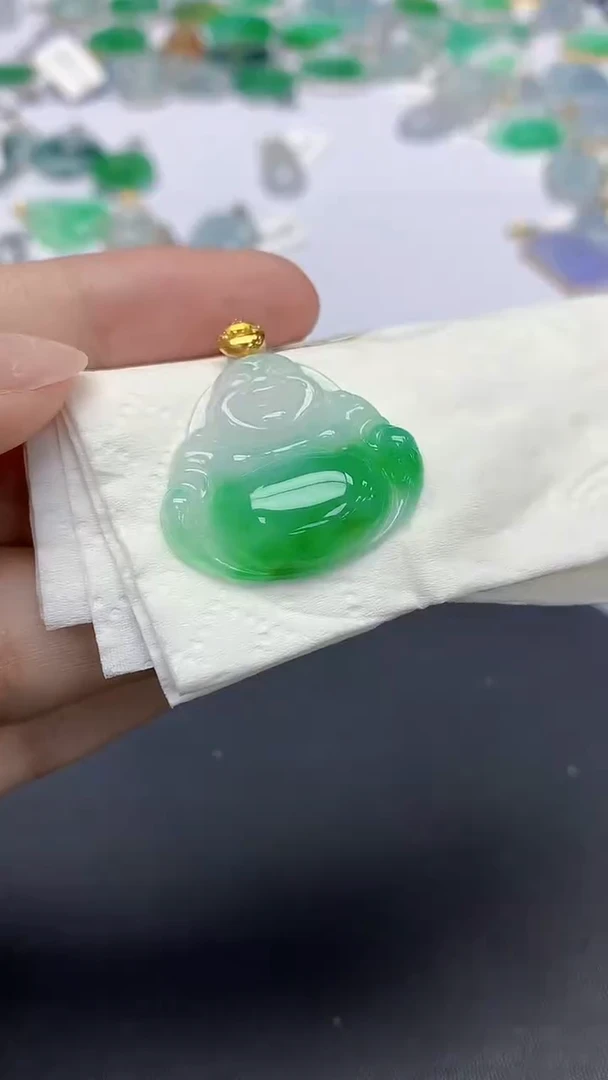翡翠18K金镶嵌颈饰天然缅甸a货翡翠